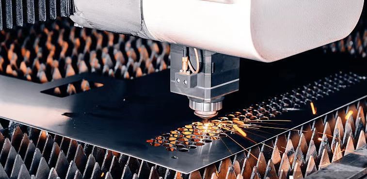 Operador de corte láser Advanced Manufacturing